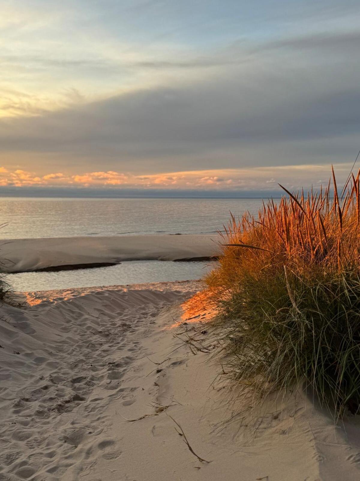 Dunes & Waves Retreat - Perfect Lake Getaway Mears Exterior photo